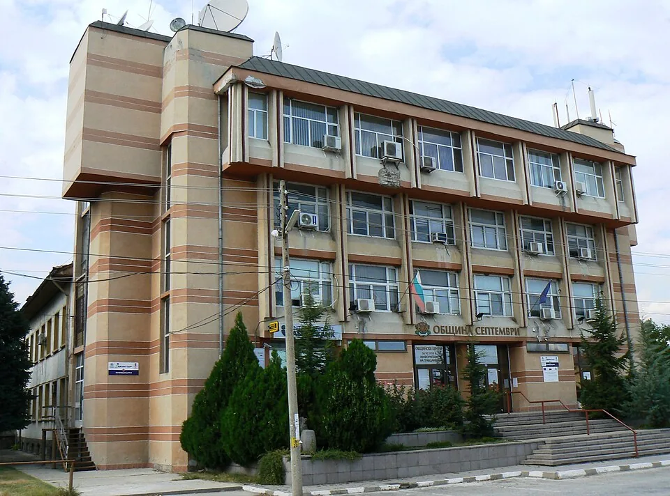 Болногледач Септември