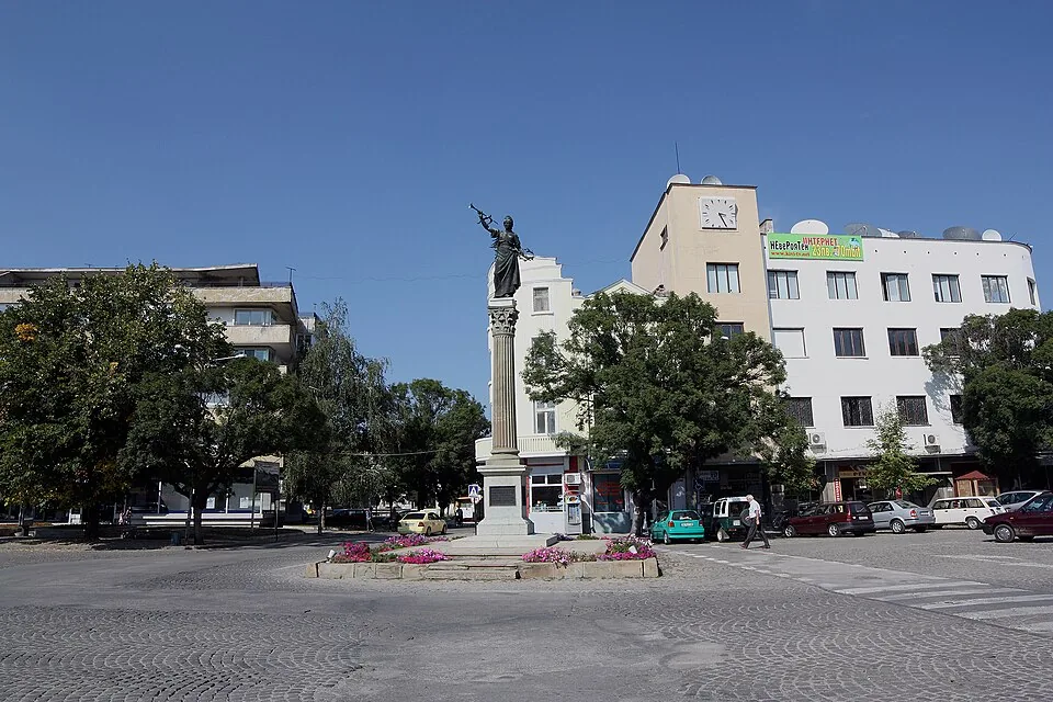 Домашна помощница Севлиево
